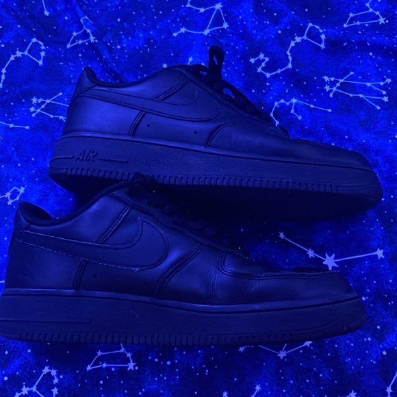 Black Air Force 1s - Picture 3 of 3